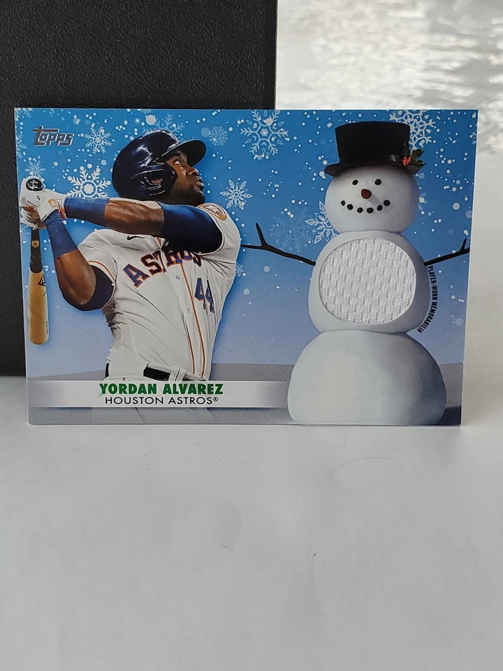 2021 Topps Holiday Yordan Alvarez Player-Worn Memorabilia With Snowman #WRC-YA - Image 1 of 1