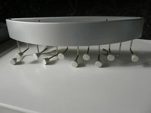 Wandgardrobe mit mehreren Haken - Bild 1 von 4