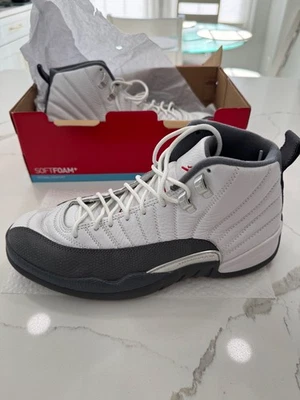 Nike Air Jordan 12 Retro Gris Oscuro - Talla 9.5 Foto 1 de 4