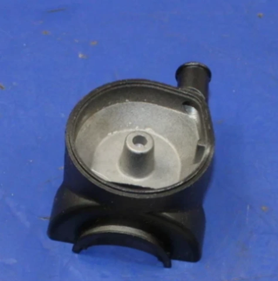 Новый из старых запасов Yamaha 1981-82 IT465 и 250 YZ490 UPR крышка дроссельной заслонки 4V4-26281-00 - Изображение 1 из 1