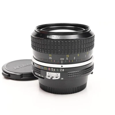 Lente Nikon Nikkor AI 28 mm f2,8 tardía/caucho #604 Foto 1 de 4