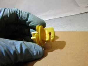 Ford Sport Ka Mk1 03 1.6 Rückleuchte Lampe gelb Halterung Clip - Bild 1 von 4