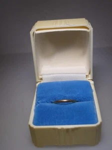 ANTIKE 20-30ER JAHRE ART DECO LUCITE RING BOX MIT 10K GOLD BABY RING! - Bild 1 von 9