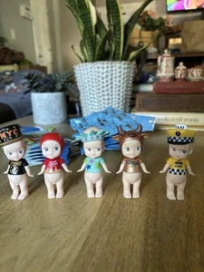Sonny Angel In New York Series Mini Figure Set Confirmed Blind Box 5 Figs-Fakies - Bild 1 von 11