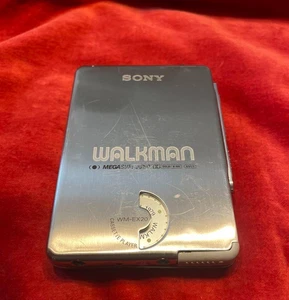Sony Walkman WM-EX20 lettore cassette MEGA SURROUND portatile USATO dal Giappone - Foto 1 di 6