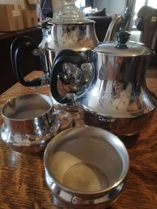 Victory Ware, 4 PC Leeds Metal Spinning Co - Picture 1 of 24