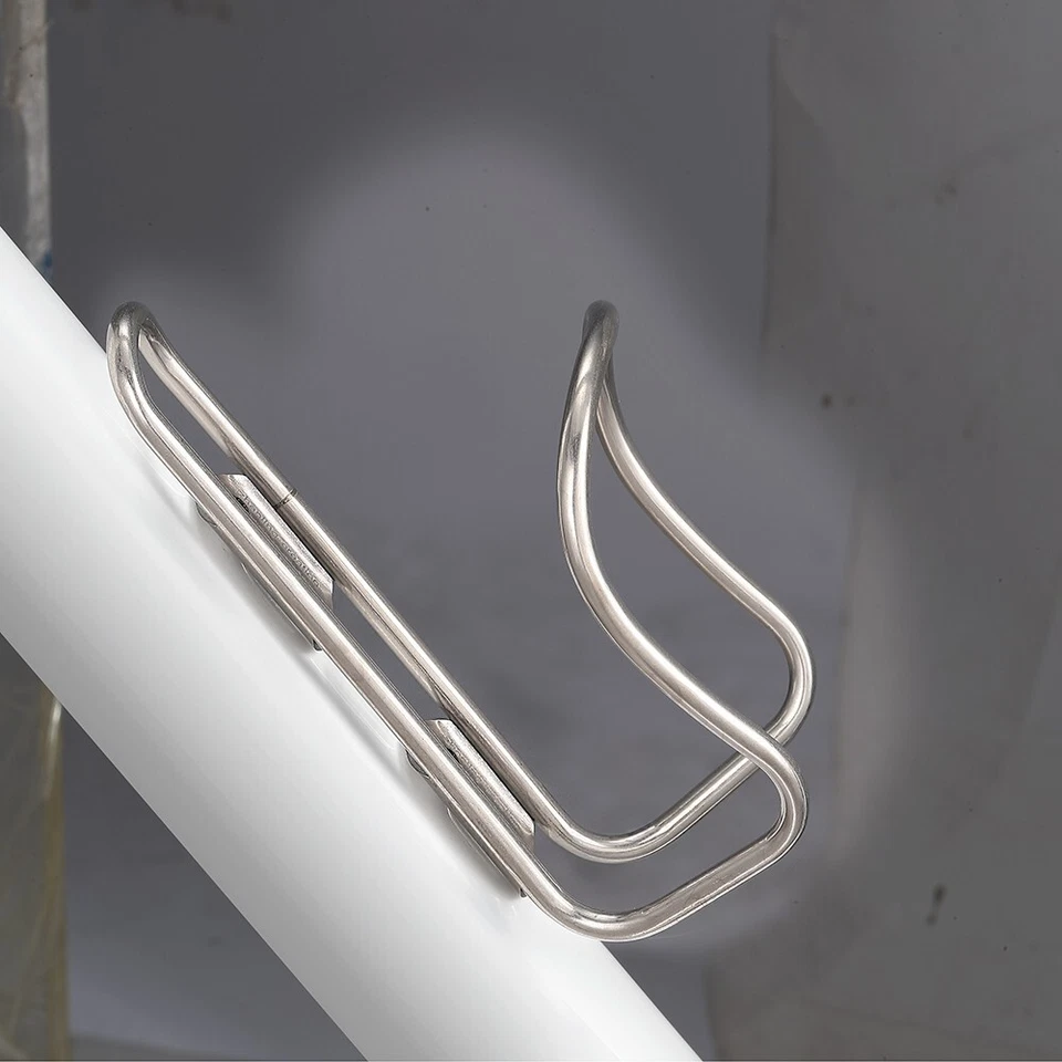 Ультралегкая клетка для бутылки с водой необработанного цвета с титановыми трубками и бесплатными болтами M5 Ti - Изображение 1 из 4