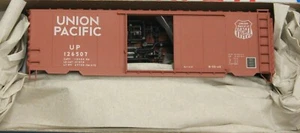 HO Scale - ACCURAIL 3454 UNION PACIFIC 40' PS-1 Steel Box Car - KIT - Picture 1 of 3