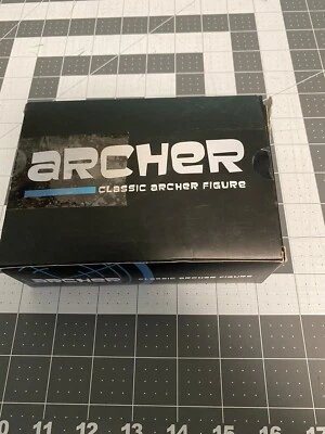 战利品箱独家射手经典射手人偶带支架和盒子  — 第 1/4 张图片