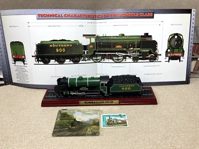 Atlas Editions 3 904 005 - Schools Class 220 SR Eton Lok Statikmodell - Bild 1 von 4