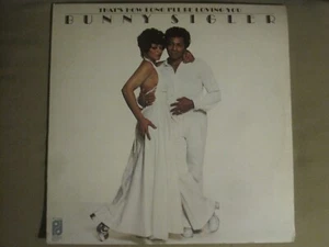 BUNNY SIGLER THAT'S HOW LONG I'LL BE LOVING YOU LP '74 KZ-32859 DISCO FUNK VG+ - Picture 1 of 6