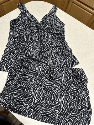 Nicole Miller Studio Women's Swimsuit Size Medium Black And Grey Print, 2-Piece - Image 1 of 4