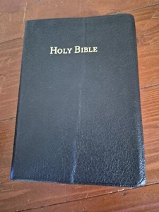 Holy Bible Red Letter 1990 New King James Version Study Helps By Mark Finley - Picture 1 of 6
