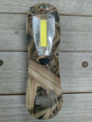 Mossy Oak迷彩夹LED手电筒 — 第 1/2 张图片