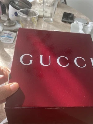Caja Gucci Borgoña Foto 1 de 4