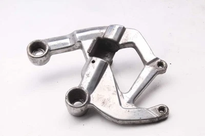 Soporte De Estribo Delantero Derecho Para Triumph Sprint ST1050 215NA 05-10 - Imagen 1 de 4