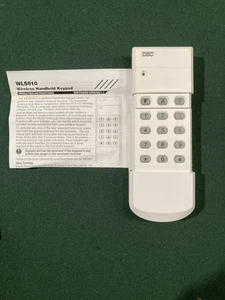 DSC Funk kabellose Alarmtastatur SELTEN WLS-910 mit Paniktasten Feuerwehr Polizei NOS - Bild 1 von 2