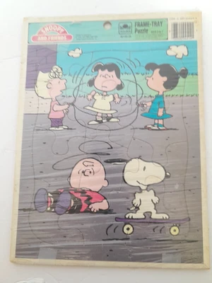 Rompecabezas PEANUTS Snoopy And Friends marco dorado - bandeja 4514G-38 Foto 1 de 4