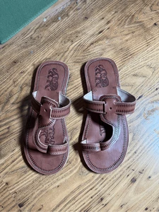 Handgefertigte afrikanische Herren-Flip-Flop-Hausschuhe aus echtem Leder Größe 11 neu - Bild 1 von 6