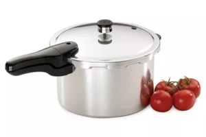 Presto Pressure Cooker 8 qt 1282 Heavy Gauge Aluminum Smooth Top NEW - Picture 1 of 5