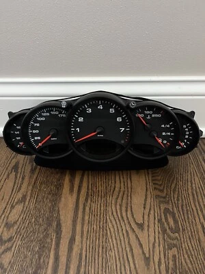 Cuadro de instrumentos velocímetro Porsche 911 996 9966411030270C Foto 1 de 4