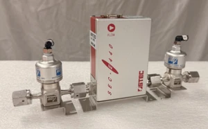 SEC-E440J Mass Flow Controller 1000 sccm Calibrated for O2 - Picture 1 of 8