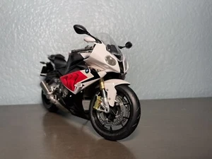 Schuco 1/10 BMW S1000RR - Picture 1 of 9