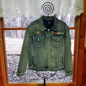 WESC Guilty Pleasures Unisex Embroidered Graphic Motorcycle Sz. M Jean Jacket - Picture 1 of 8
