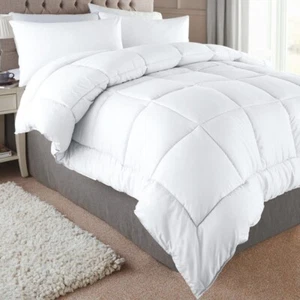 Edredón de fibra hueca todo en uno sin funda 10,5 Tog tamaño cama king en blanco - Imagen 1 de 1