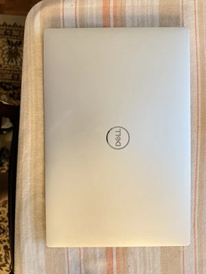 Dell XPS 16 9640 UHD+ TÁCTIL 2,5 GHz Ultra 9 185H 32 GB SSD 1 TB RTX 4060 Excelente Foto 1 de 4