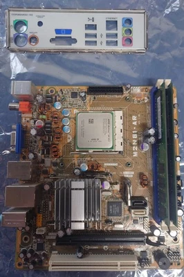 Asus M2N61-AR itx - Athlon 64X2 - 4GB RAM DDR2 - Con Tarjeta Wifi + Antena Foto 1 de 3