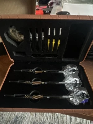 CUESOUL Soft Tip Darts Set with Plastic Tips and Dart Case - Image 1 of 4