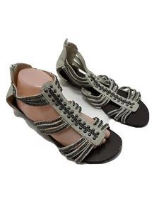 Sandalias para mujer Candies talla 9, cadena de metal blanco y gladiador tachonadas - Imagen 1 de 11