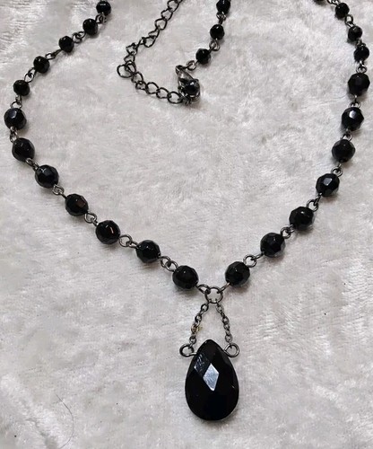 VETEMENTS Collana di perline acriliche sfaccettate nere da 16 a 18 pollici