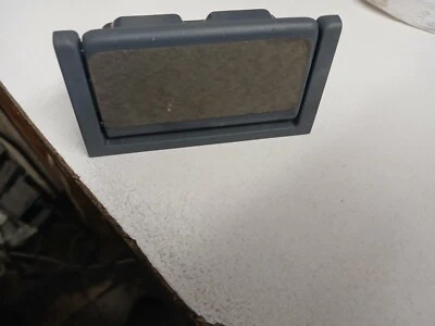 Cenicero trasero Toyota Land Cruiser FJ80 74132-32020 74132 32020 en puerta derecha Foto 1 de 4