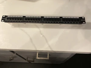 Patch Panel 24 port Belkin T568A&B   cat5e - Picture 1 of 3
