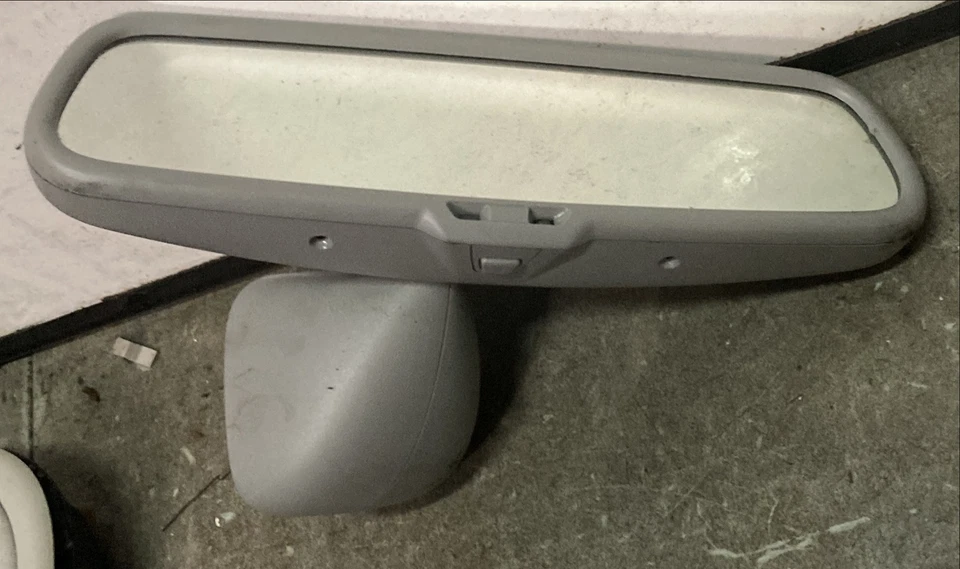 04-08 VOLKSWAGEN TOUAREG REAR VIEW REARVIEW MIRROR - Image 1 of 2