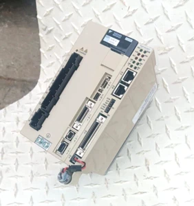 .75kW Servo Drive, YASKAWA SGDV-5R5AE01A002000 - Picture 1 of 7