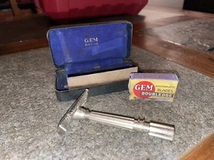 Vintage Gem Micromatic Razor in Case with Blades and Box - Picture 1 of 6