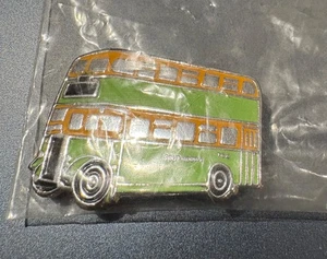 Vintage Doppeldecker Bus grün ? & gelb Pin Anstecker 571G - Bild 1 von 2
