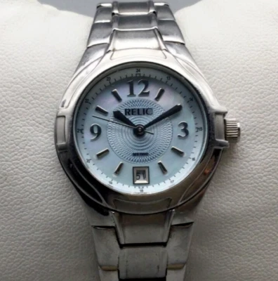 Reloj Reliquia Mujer 27mm ZR11812 Tono Plateado Fecha Esfera Azul Batería Nueva 5.75" Foto 1 de 4