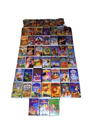 LOTE DE cintas VHS vintage de Walt Disney. 51 cintas en total (3 precintadas). ¡FABULOSO ESTADO! Foto 1 de 4