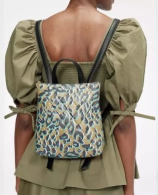 Mochila acolchada TED BAKER Quiltoe leopardo en oliva precio de venta sugerido por el fabricante 190 USD Foto 1 de 4