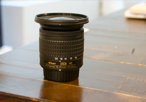 Nikon AF-P DX NIKKOR 10-20mm f/4.5-5.6G VR Lens - Picture 1 of 3