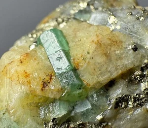 90 CT Top Green Transparent Emerald Crystal, Pyrite On Matrix From Panjshir AFG - Picture 1 of 7