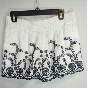 J. Crew Pull-on White & Navy Floral Embroidery Scalloped Trim Short Women's MED - Picture 1 of 7