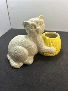 Vtg Haeger Pottery Kitten Ball Of Yarn Yellow Eyes Ceramic Planter Circa 1939 - Picture 1 of 7