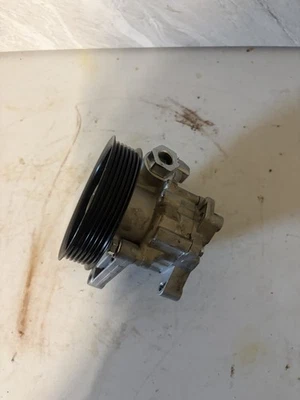 Bomba de dirección asistida 1 pieza 0054669501 para Mercedes-Benz C300 C350 E350 2008-2012 Foto 1 de 4