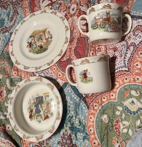 Piatto tazza ciotola Royal Doulton Bunnykins bambini - Set di 4 piatti Cina ossa - Foto 1 di 10