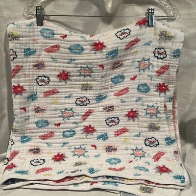 Aden & Anais essentials DC Muslin Dream Blanket - Wonder Woman Power Pop - Stars - Image 1 of 4